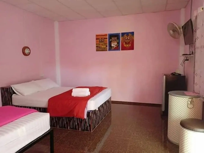 Standard Triple room
