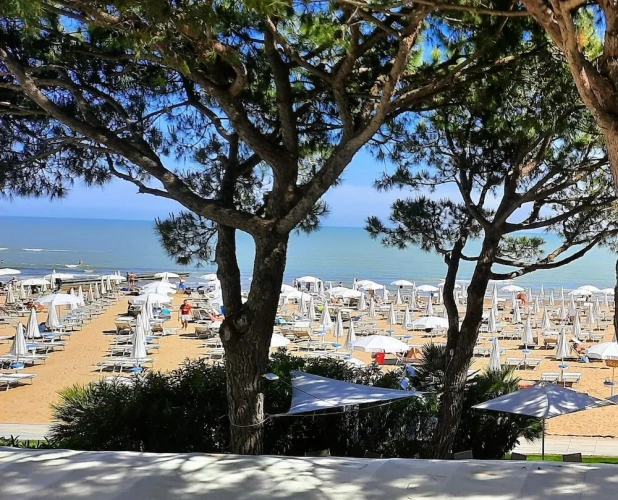 Standard Double room with balcony and with partial sea view