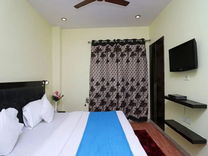 OYO 10666 Hotel Star