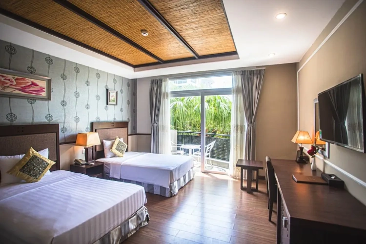 Deluxe Twin room with balcony and with view