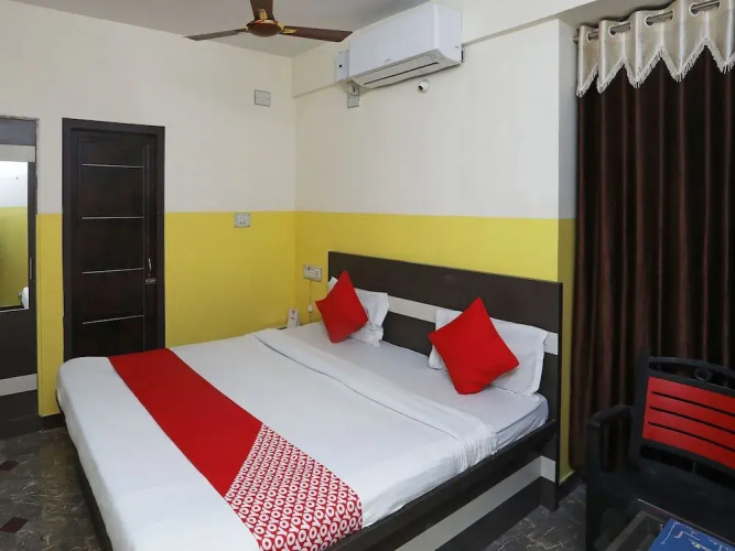 OYO 26152 Hotel Aarush