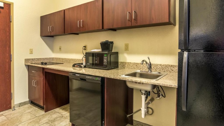 Cobblestone Hotel & Suites - Greenville photo 23