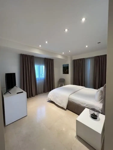 2 Bedrooms Luxury Apartment with balcony and with sea view