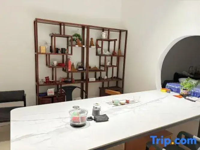 Tangwu Courtyard B&B