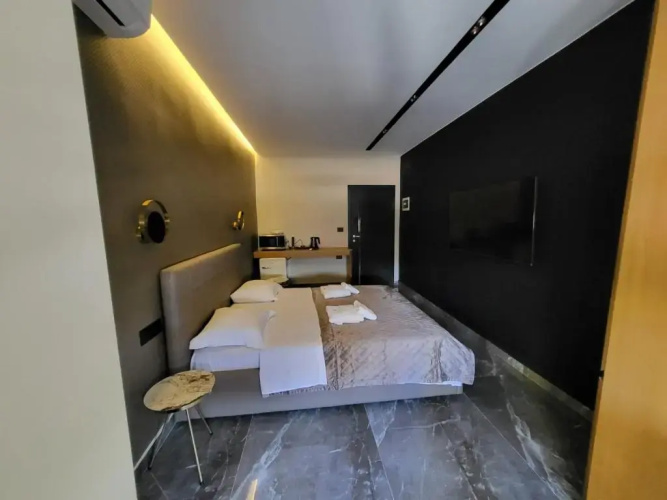 La Mirage Apartment 04