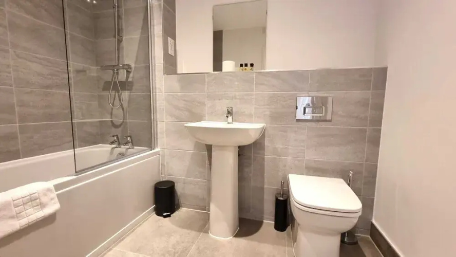 2 Bed 1 Bath Apart St Pauls Square Bham Parking