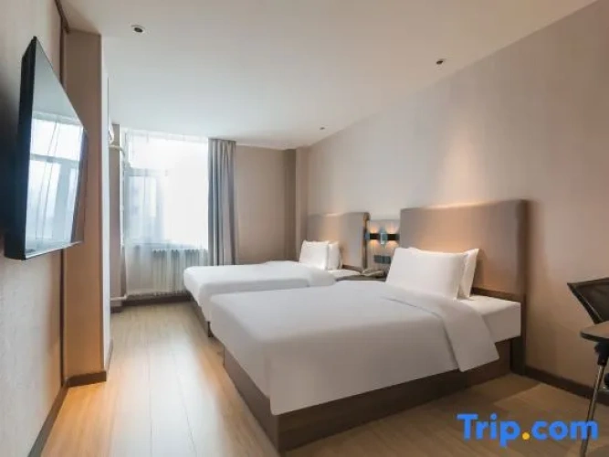 Standard Double room with street view