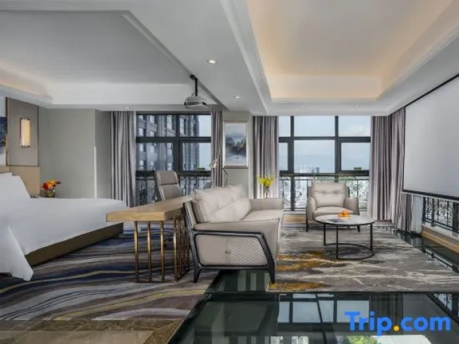 Deluxe Twin Family Suite