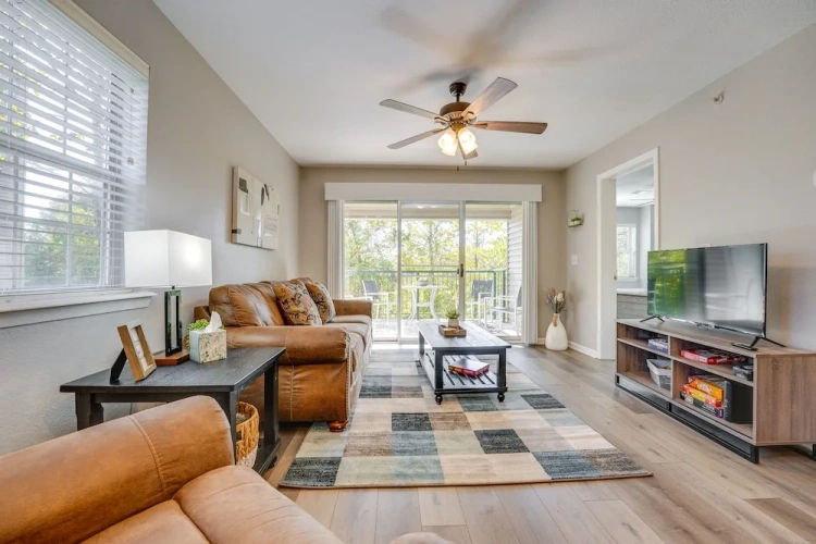 2 Bedrooms Apartment