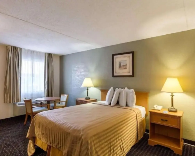 Sunrise Inn & Suites