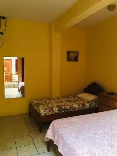Cabinas Casa Esmeralda
