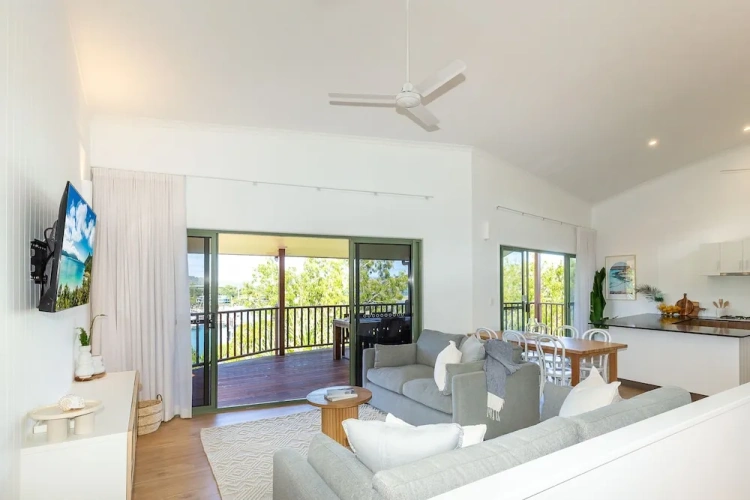2 Bedrooms Villa