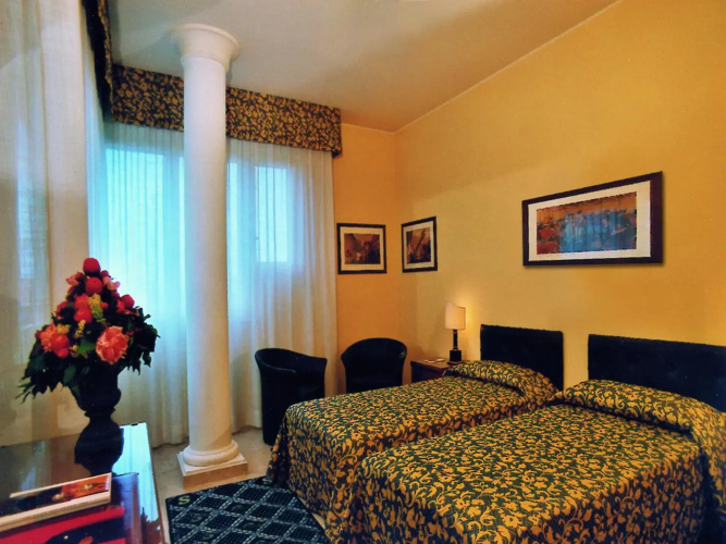 Hotel Savoy