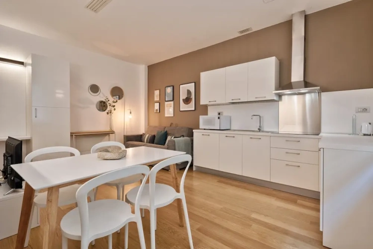 1 Bedroom Apartment