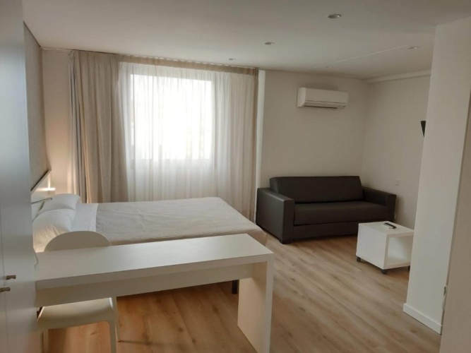 Quintuple room