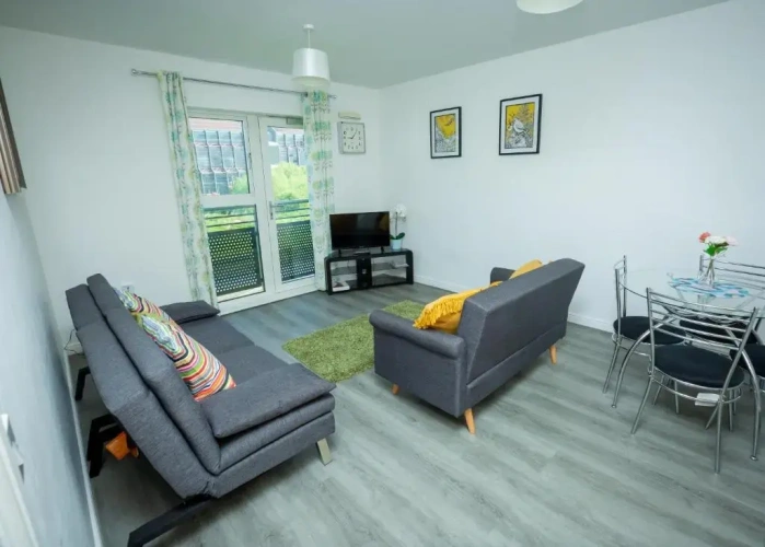 2 Bedrooms Apartment