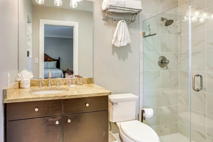 Naples Home Near 5th Ave South, Beaches & Zoo