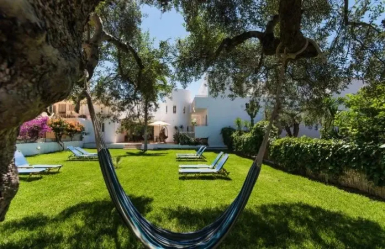Emerald Studio & Hotel