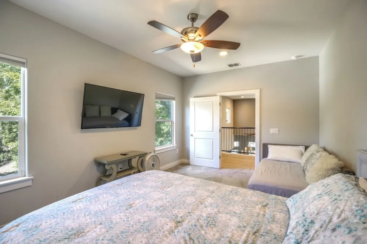 5 Bedrooms Standard room