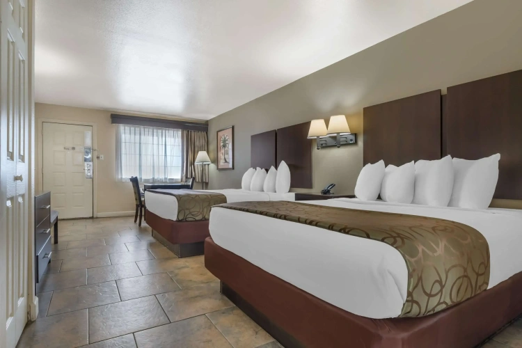 Standard Quadruple room