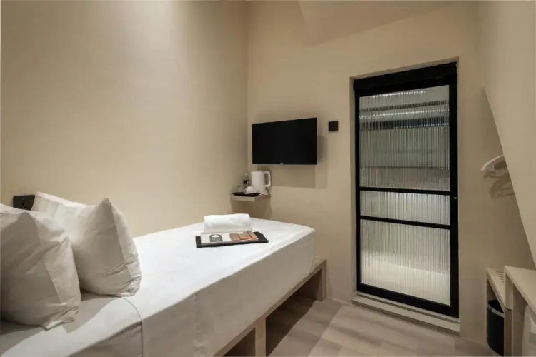Deluxe Single room