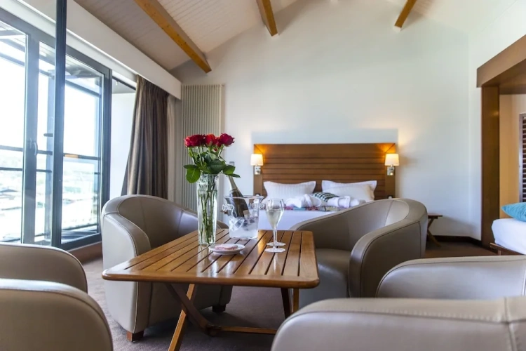 Suite with balcony