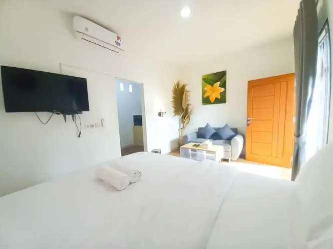 Abams Gili Air