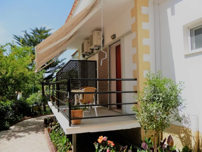 Studio with garden view