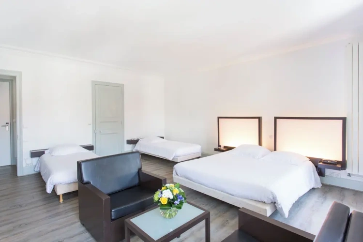 Classic Quadruple room