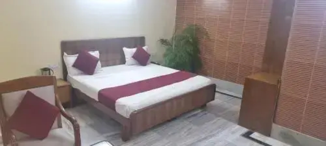 Hotel Shri Hari by OYO Rooms