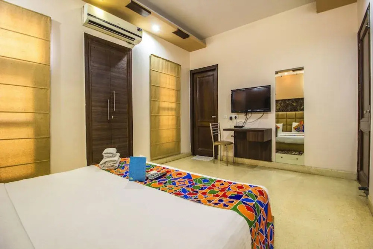 FabHotel Moon Hospitality DLF Phase 3