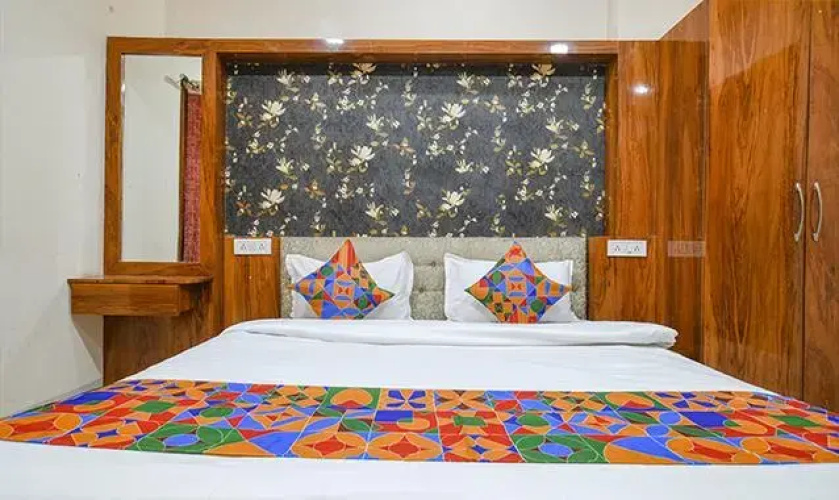 FabHotel Royal Palace Indore