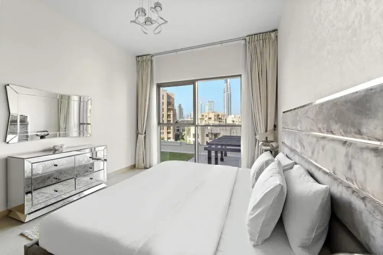 2BR 203 Bellevue Tower 1