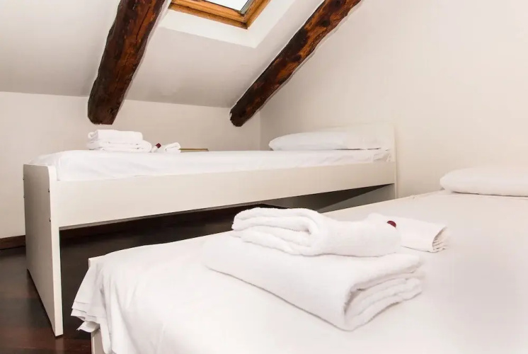 Cenisia Attic Apartment
