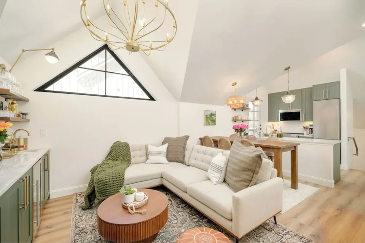 Luxe Designer Flat on Sloans Lake w/ Rooftop Deck