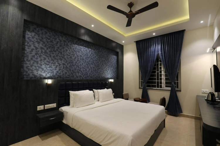Mayuraa Residency