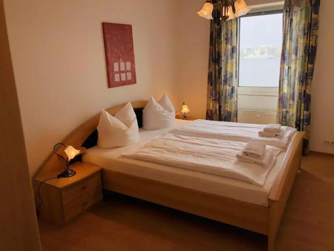 Apartment 10