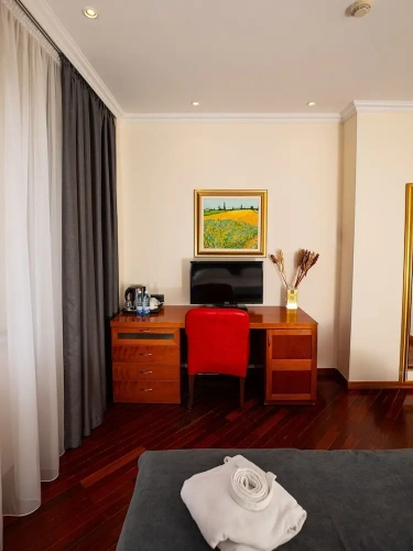 Deluxe Double room with city view