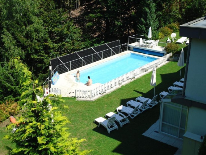 1 Bedroom Apartment with lake view