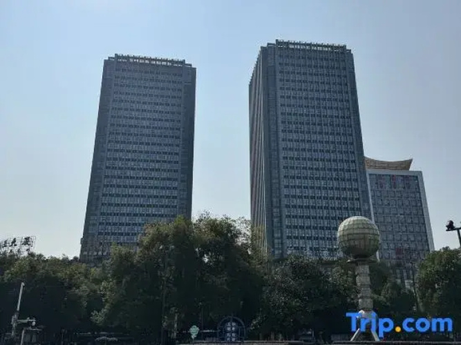 Yunyun Meisu（People's Square Store