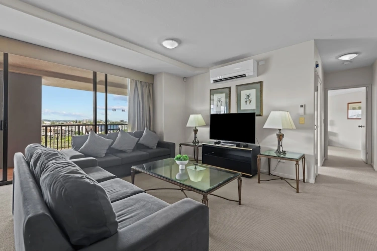 3 Bedrooms Apartment with balcony