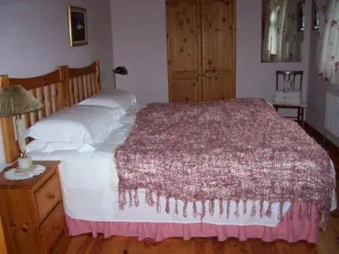An Caladh Gearr Thatch Cottage