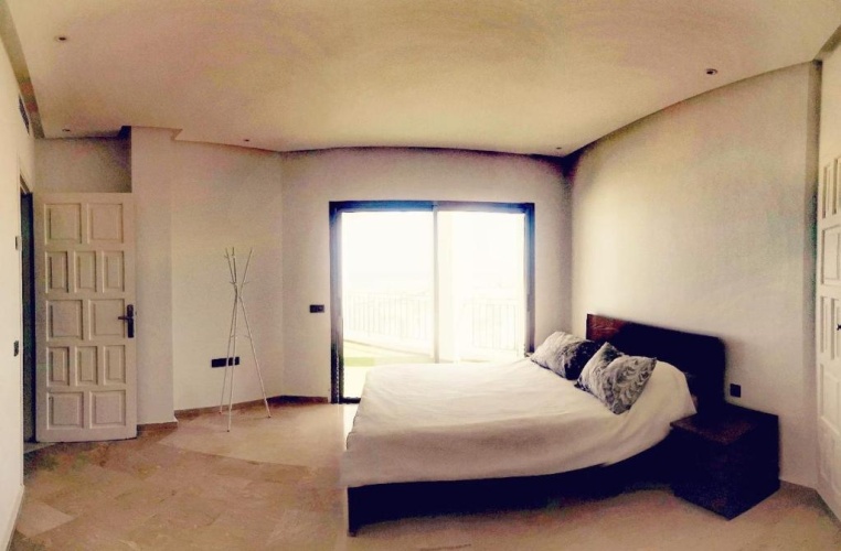 3 Bedrooms Apartment