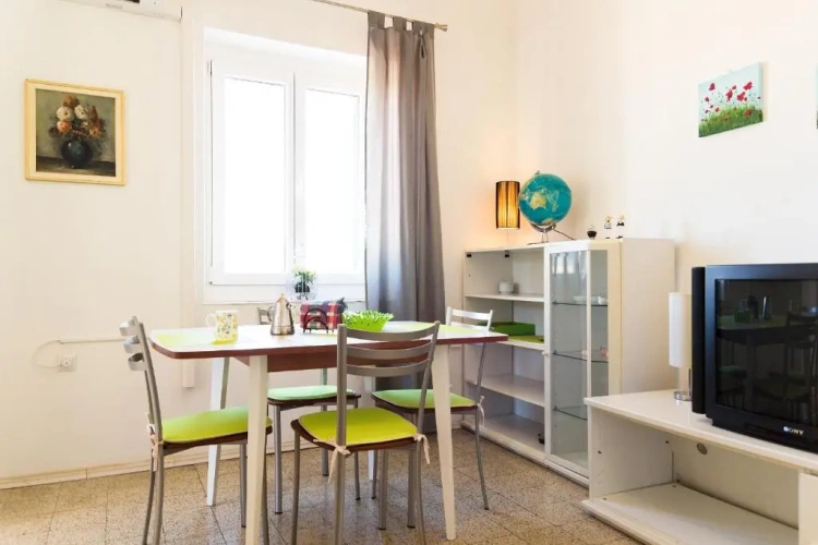 2 Bedrooms Apartment
