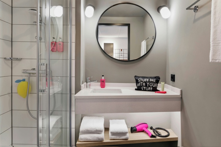 Moxy Hamburg City photo 7