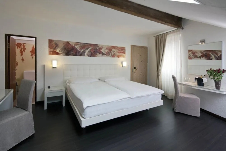 Hotel America