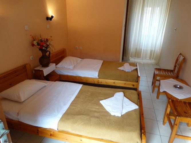 Standard Double room with partial sea view