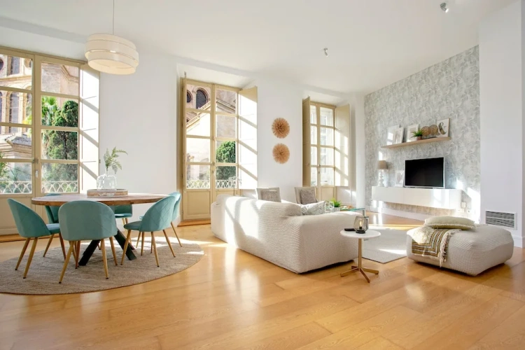 3 Bedrooms Apartment