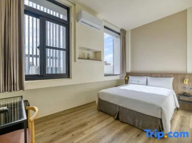 Premier Double room with city view