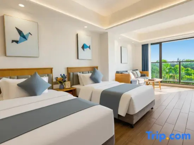 Standard Twin room with garden view